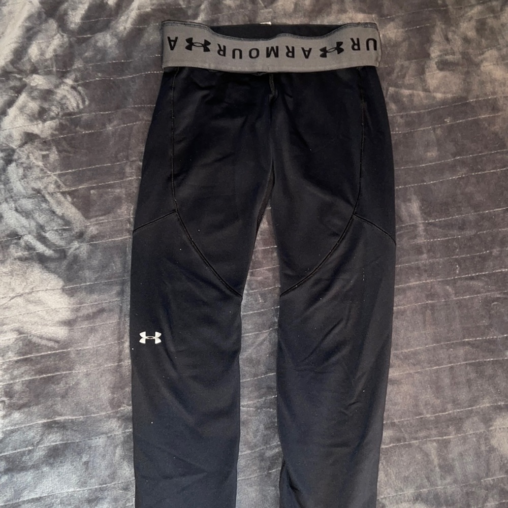 Under armor leggings. fits like a small